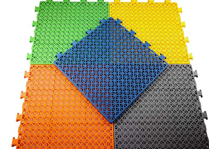 250mm * 250mm Multi Purpose Sports Flooring 100% PP Durable Customized Color